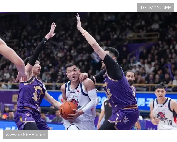 北京胜山东麦基三后卫齐爆发